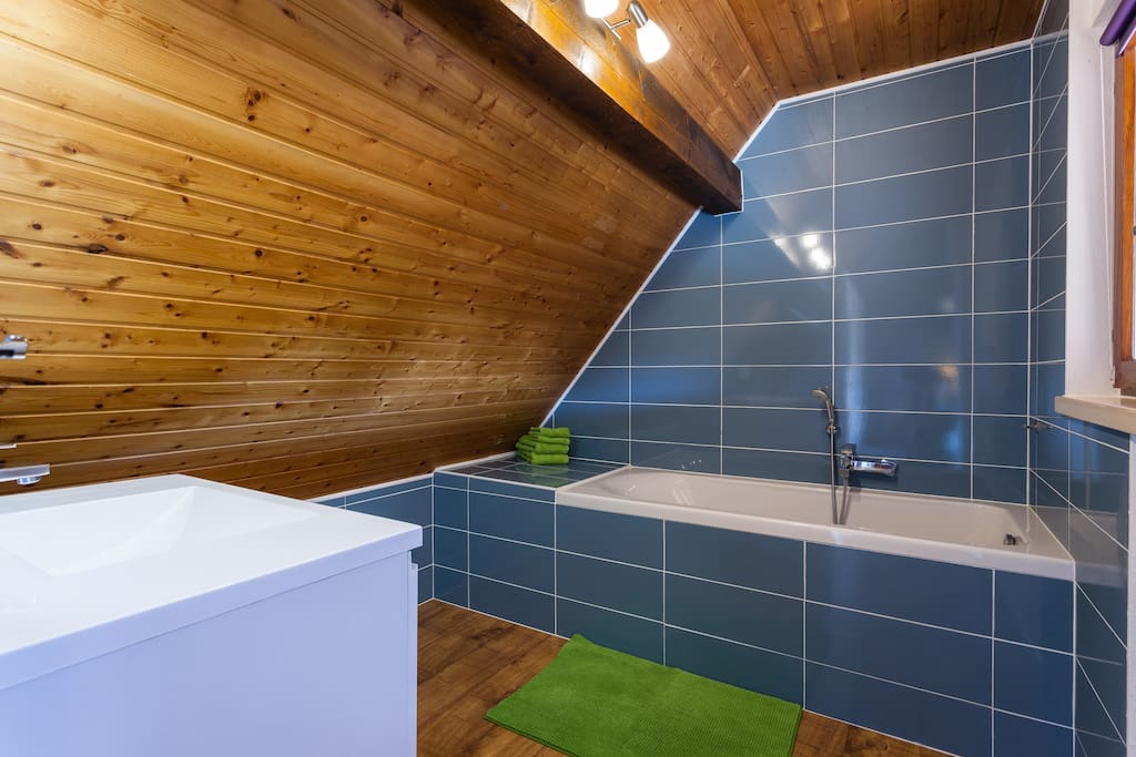 salle-de-bain-etage-la-parenthese deuxième salle de bain du gite La parenthese en Alsace